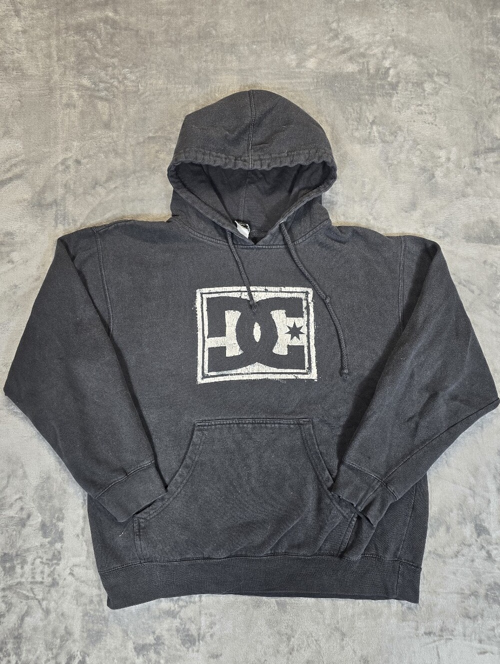 Vintage Y2K DC Shoes Hoodie Size Medium Black Skateboarding